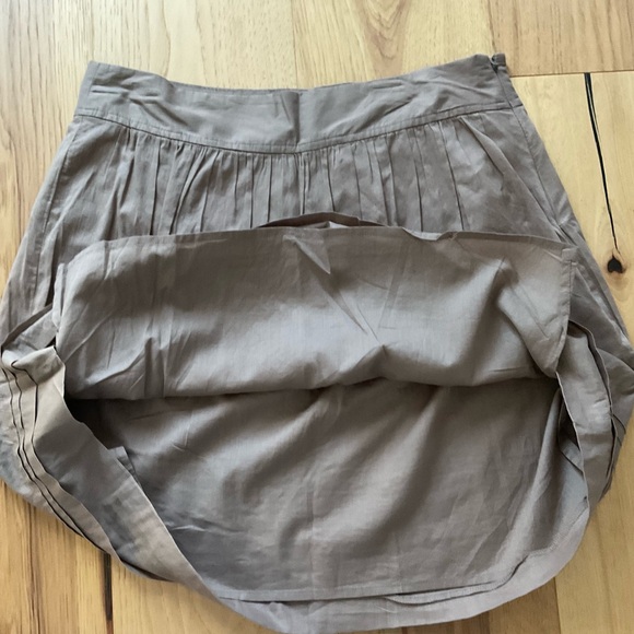 Ann Taylor Loft Tan Pleated Skirt, Size 4 - Picture 5 of 8